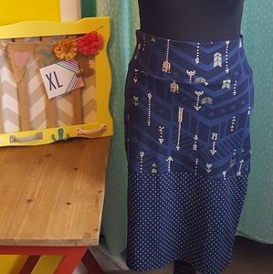LuLaRoe Cassie Arrows xl
